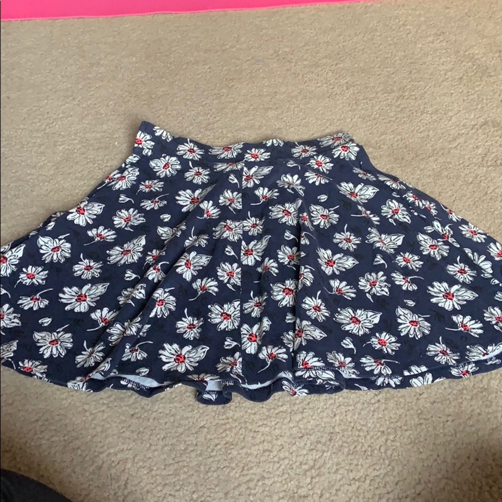 SO juniors daisy skirt